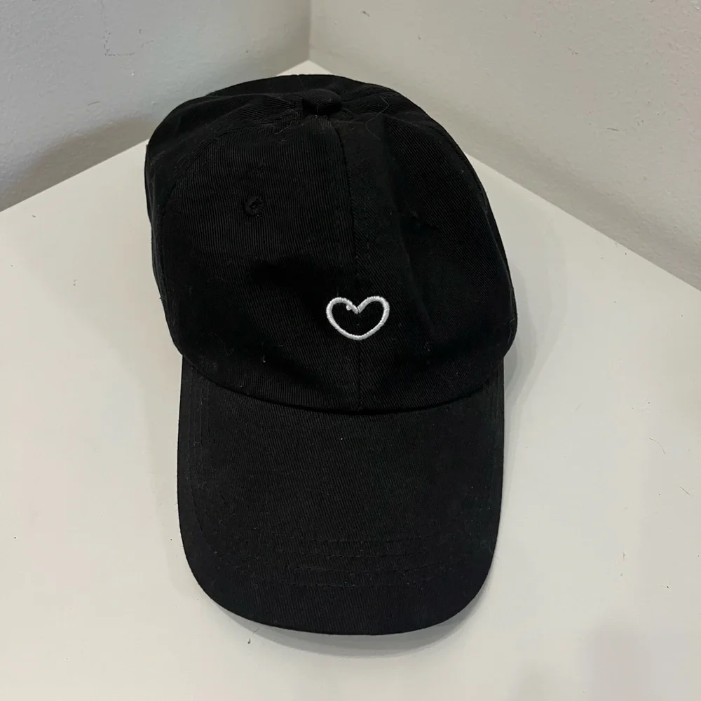 Simple black hat - Picture 2 of 3